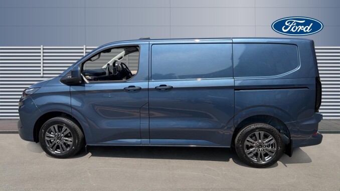 Ford Transit Custom 280 L1 Diesel Fwd 2.0 EcoBlue 136ps H1 Van Limited Auto - Image 4